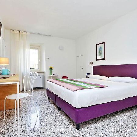 Guest House Viaroma San Severino Marche Buitenkant foto